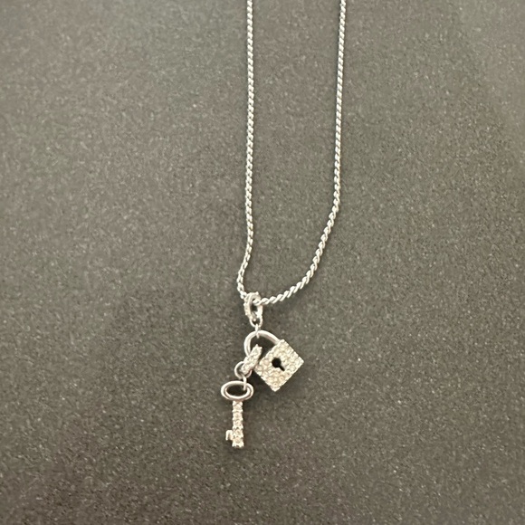 Swarovski crystal lock and key necklace - Picture 1 of 4